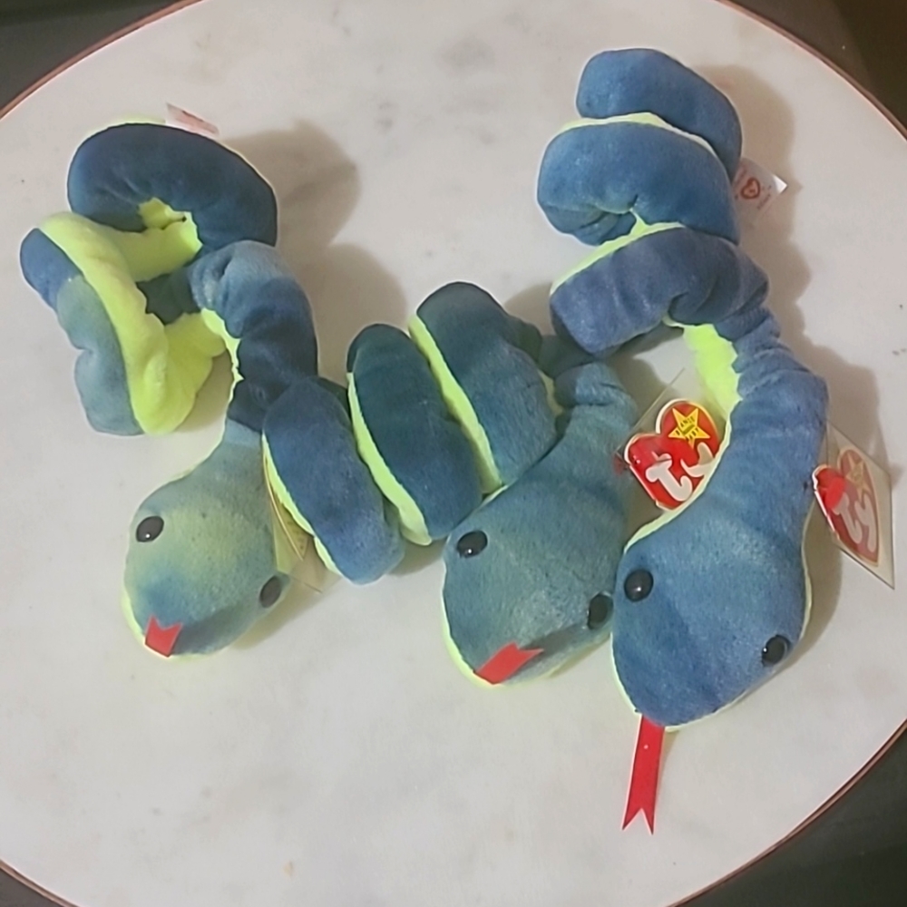 TY " Hissy" Beanie Baby